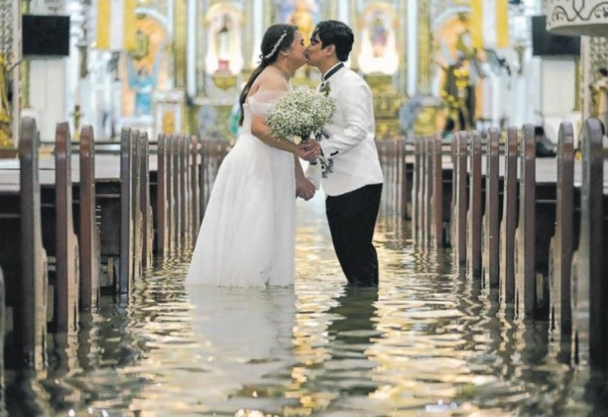 Liefde overwint het water: huwelijk in overstroomde kerk in de Filipijnen