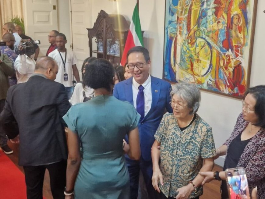 Stephen Tsang beëdigd als minister OW