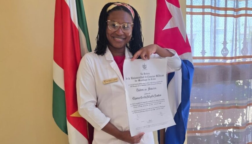 Vier Surinamers als arts afgestudeerd op Cuba