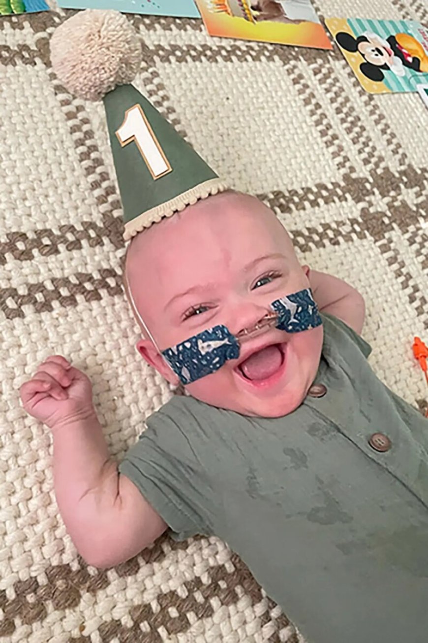 Opmerkelijk – Vroegst geboren baby ooit viert zijn eerste verjaardag in Iowa (VS)