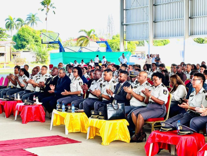 Bij bezoek Juspol-minister Monorath: Politie snakt naar middelen en erkenning