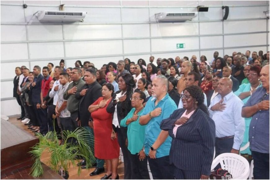 Huur tegen dr- en rr-leden Paramaribo en Sipaliwini: ‘Plaats je boven partijbelangen’