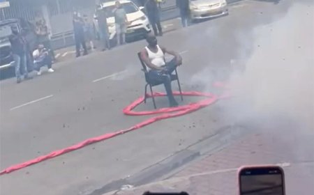 Column: De clown met de stekker in de hand