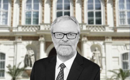 Oostenrijkse EU-ambassadeur biedt ontslag aan na geruchten over seksblog