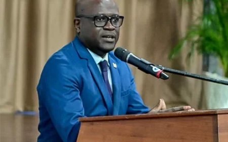 Akiemboto treedt vandaag aan als chefstaf president Simons