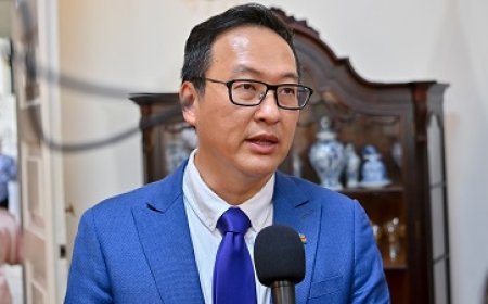 Tsang zet personen thuis die in juli in dienst zijn genomen door Nurmohamed