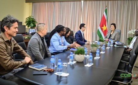 President Simons prijst bijdrage Zijin Rosebel aan economie en gemeenschappen