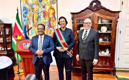 Dirk Currie beëdigd als Onderwijsminister: ‘Onderwijs vormt het fundament van elke samenlevin