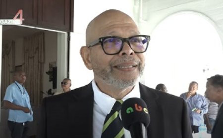 Dirk Currie beëdigd als minister van Onderwijs, Wetenschap en Cultuur