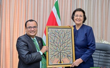 President Geerlings-Simons bespreekt bilaterale samenwerking met Indiase ambassadeur