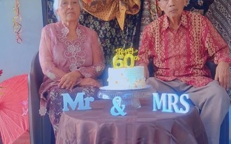 Echtpaar Wongsodikromo-Atmodimedjo viert diamanten huwelijk