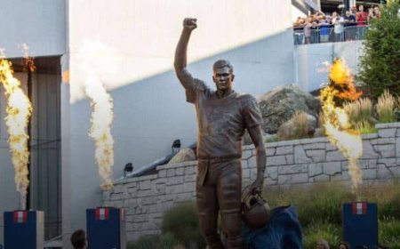 Tom Brady vereeuwigd met standbeeld bij Patriots