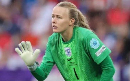 Lionesses-doelman Hampton beschuldigd van leugen over Euro 2025-finale