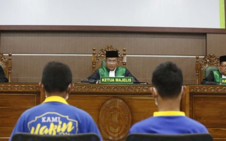 Shariarechtbank Indonesië veroordeelt twee mannen tot stokslagen voor homoseks