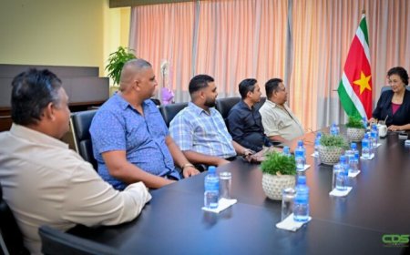 Illegale visserij en veiligheid op zee centraal in gesprek Visserscollectief met president