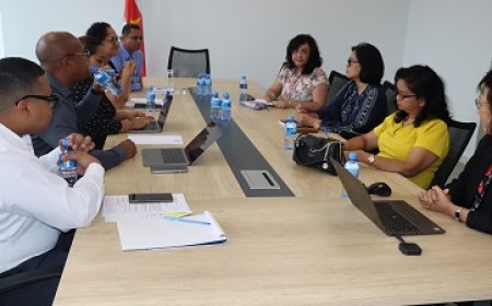 Volksgezondheid bespreekt medische wetgeving met interdisciplinaire commissie