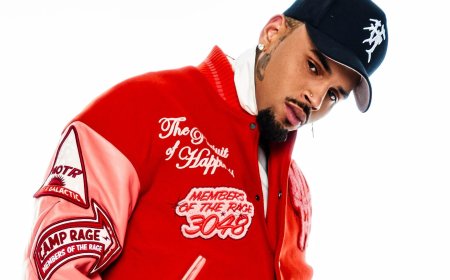 Chris Brown verrast fan en haar moeder met $10.000 en nieuwe auto