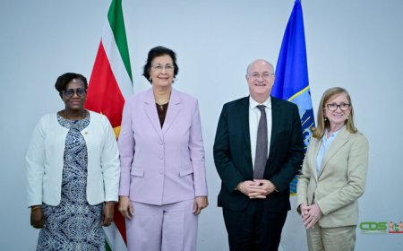 IDB-president bezoekt historische binnenstad Paramaribo