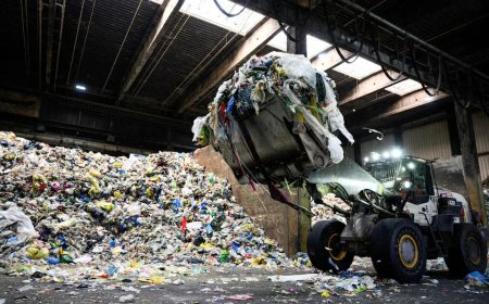 Onderhandelingen over plasticverdrag lopen uit; landen hopen op late doorbraak