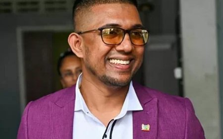 Bezoldiging directeur Algemene Zaken gecorrigeerd: directeurschaal, niet onderminister