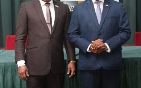 Minister Monorath bezoekt Hof van Justitie