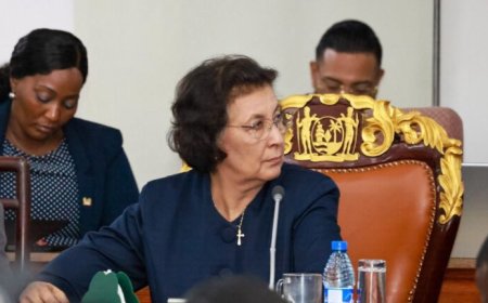 President Simons waarschuwt ministers: geen plaats voor corruptie in haar regering