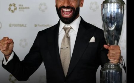 Mohamed Salah schrijft historie met derde PFA-prijs