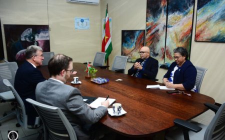 Versterking Engels taalonderwijs besproken bij ontmoeting VS-ambassadeur en Onderwijsminister