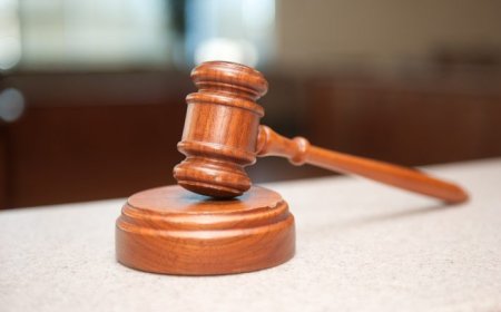 Pastor veroordeeld tot 2,5 jaar cel voor ontucht: persrechter licht vonnis toe