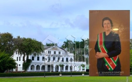 Staatsieportret president Simons binnenkort in overheidskantoren