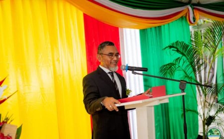 GBB-minister voert overleg met Dick Lock over Brownsberg