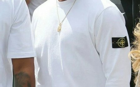 Drake pronkt met Tupac’s Death Row-ketting