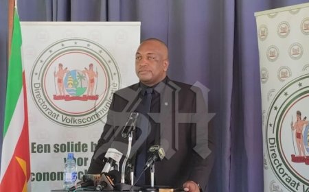 Bouva: Suriname observeert Guyana, zonder politieke inmenging