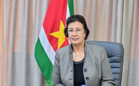 President Simons: “Studententoelage was verkiezingsstunt van regering Santokhi”