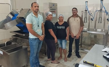 Vrouwencoöperatie Pierre Kondre versterkt ananasverwerking via Matching Grant-fonds