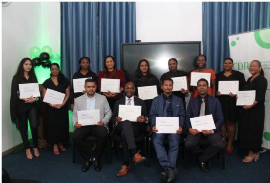 Dertien RAIO’s ontvangen certificaat na afronding theoretische opleiding