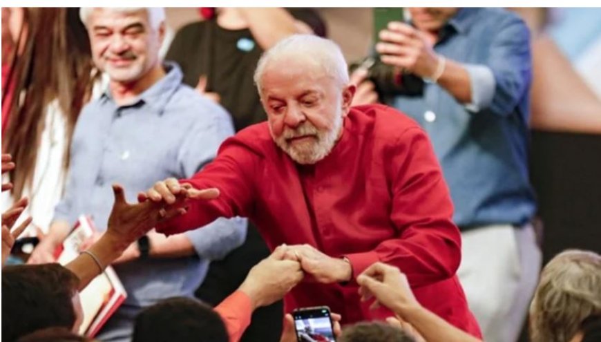 Lula kondigt mogelijke herverkiezing aan in 2026 en hekelt pro-Amerikaanse politici