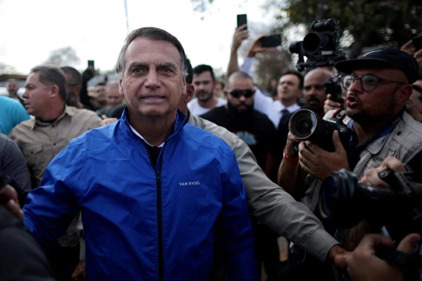 Braziliaanse opperrechter plaatst ex-president Bolsonaro onder huisarrest