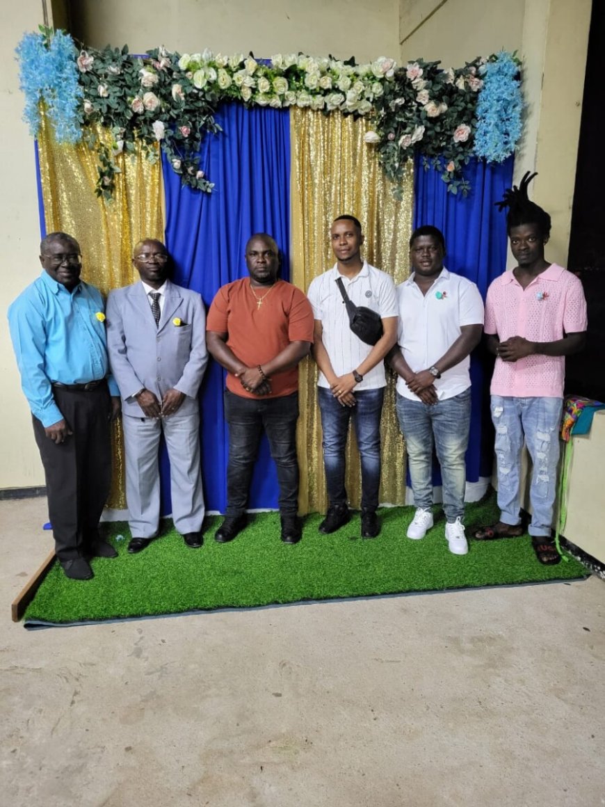 AMTO Moengo viert eerste lichting geslaagden 