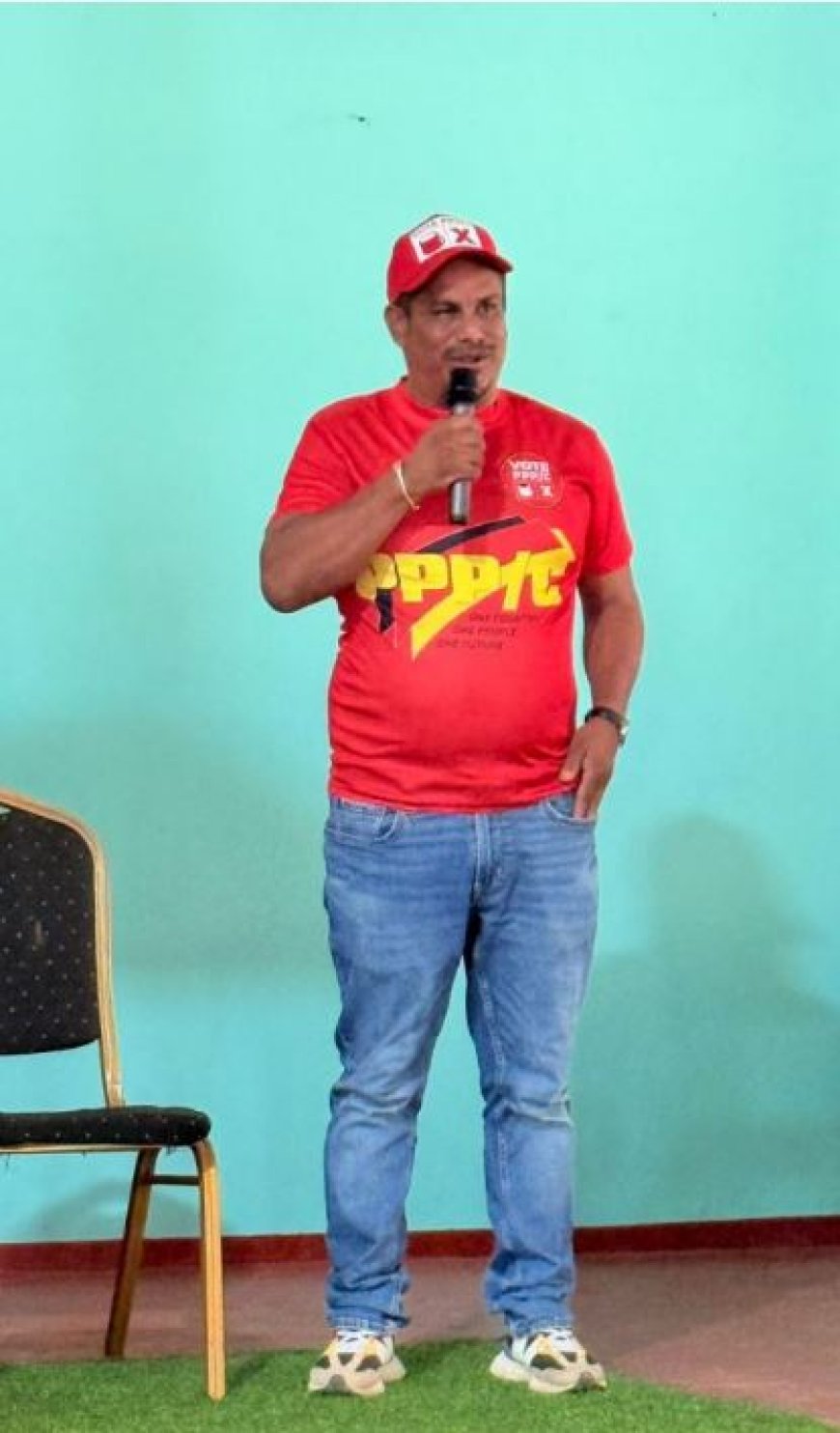 Leraar instort en overlijdt tijdens PPP-vergadering in Bartica.