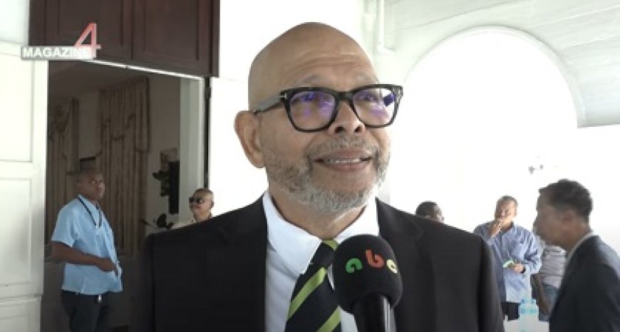 Dirk Currie beëdigd als minister van Onderwijs, Wetenschap en Cultuur