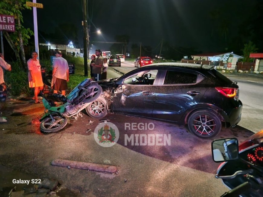 Bromfietser gewond afgevoerd na te zijn aangereden door auto op Indira Gandhiweg