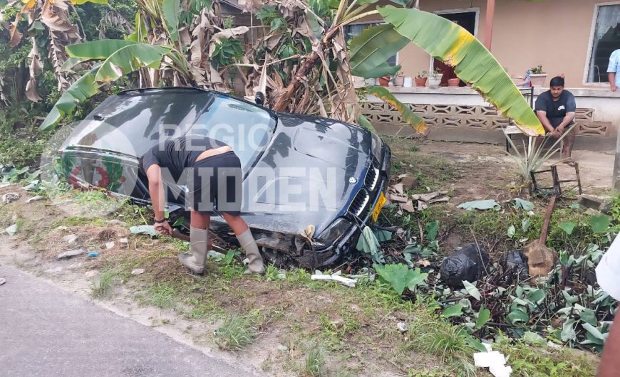 Dronken 16-jarige automobilist rijdt auto in goot langs Mon Plaisirweg