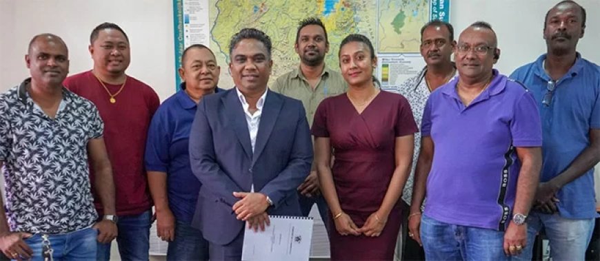 Noersalim in overleg met LVV-bond over dringende personeelskwesties