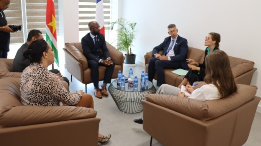 Suriname en Frankrijk bespreken medische samenwerking en milieukwesties