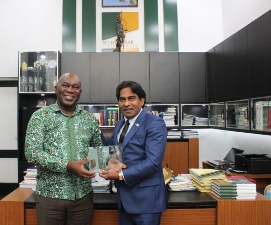 Hof van Justitie eert ex-ministers en onderminister