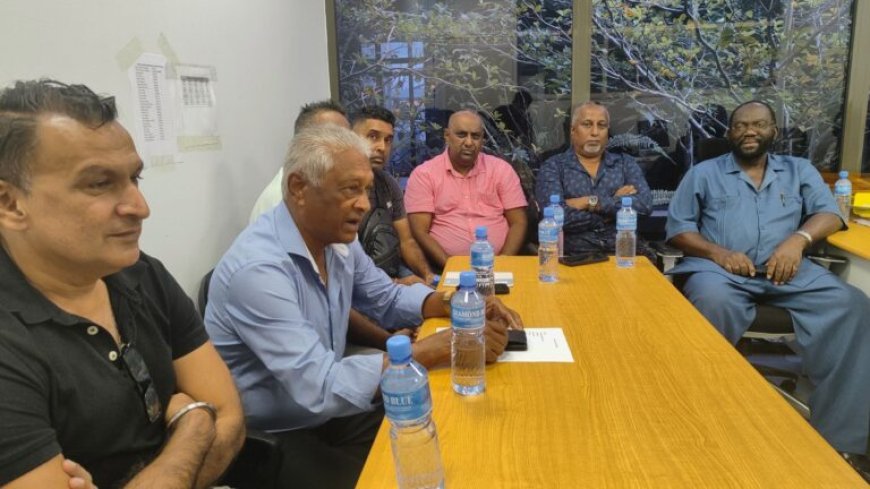 Vergunningvertragingen domineren gesprek tussen minister Landveld en PLO