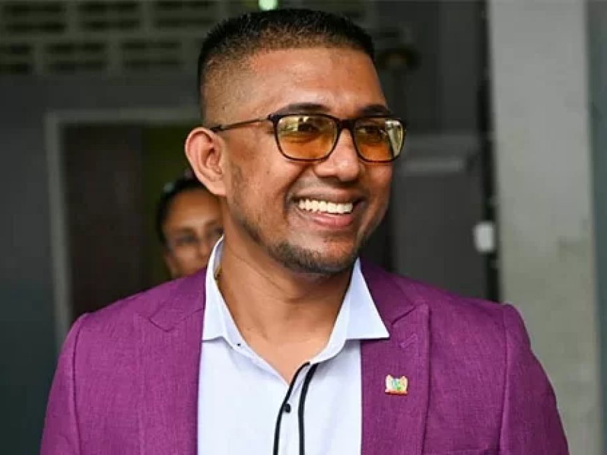 Bezoldiging directeur Algemene Zaken gecorrigeerd: directeurschaal, niet onderminister