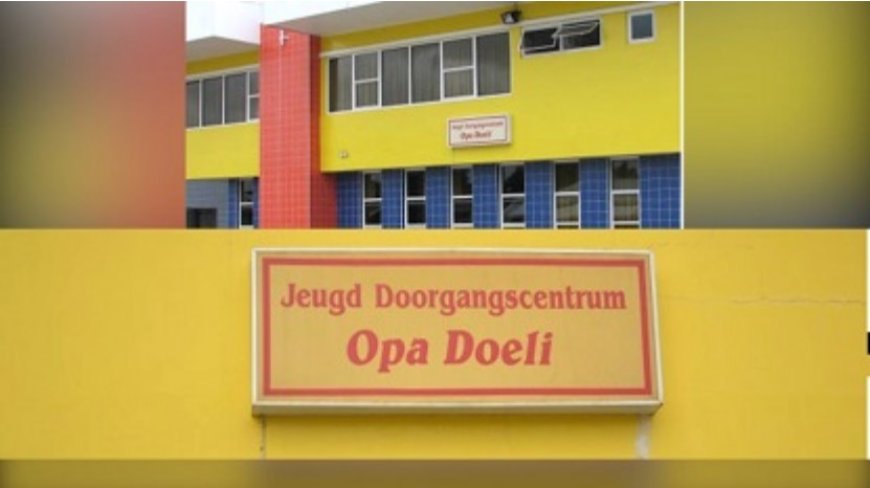 Tiener ingesloten wegens oplichting en verduistering