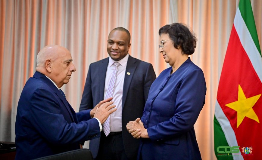 Broederschap onder druk, stilte uit Paramaribo